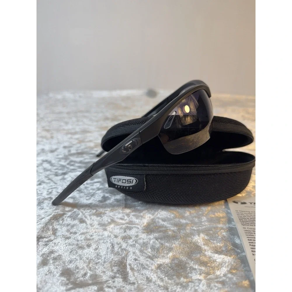 Tifosi Sunglasses  Black Wraparound Sport Performance Eyewear Case